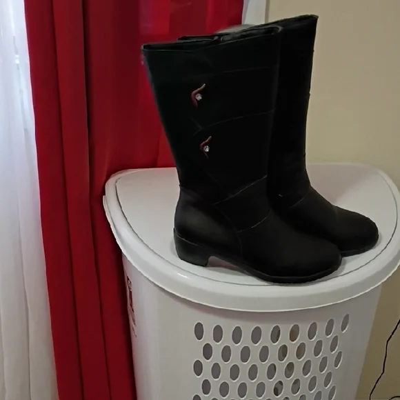 SHEIN Elegant Black Heeled Boots - Picture 2 of 3